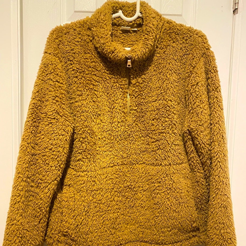 Fluffy sweater, from Gap, size M in a color brown